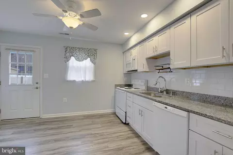 Kitchen - 409 B Highland Dr, Edgewater, MD 21037 photo 2 of 3