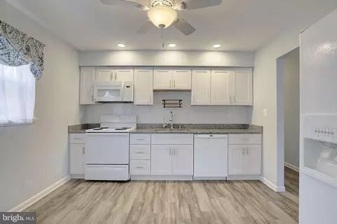Kitchen - 409 B Highland Dr, Edgewater, MD 21037 photo 1 of 3