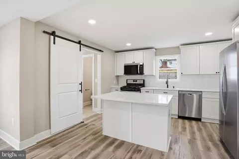 Kitchen - 105 Maple Ave, Pasadena, MD 21122 photo 2 of 2
