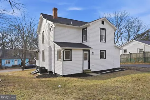 Exterior - 105 Maple Ave, Pasadena, MD 21122 photo 4 of 6