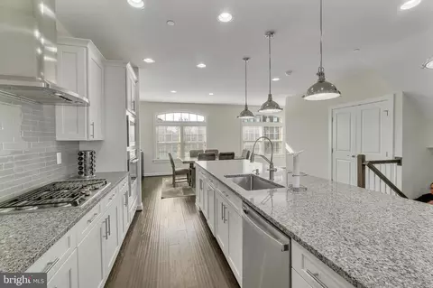Entry Way - 2918 Middleham Ct, Hanover, MD 21076 photo 2 of 2