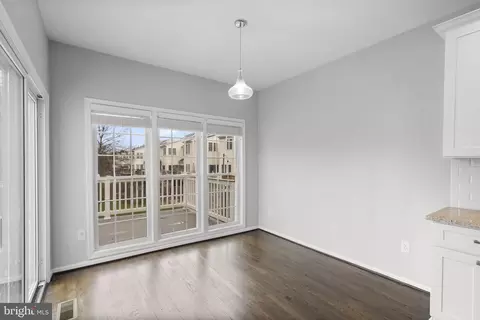 Entry Way - 2014 Dalewood Ct, Crofton, MD 21114 photo 2 of 2