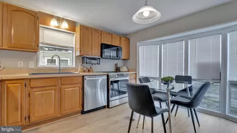 276 5th, Lothian, MD 20711 photo 6