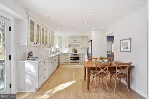 1703 Nimitz Dr, Annapolis, MD 21401 photo 5