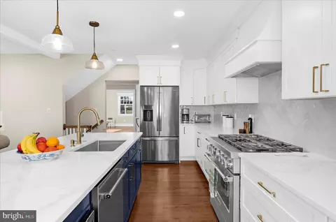 Kitchen - 1102 Poplar Ave, Annapolis, MD 21401 photo 3 of 7