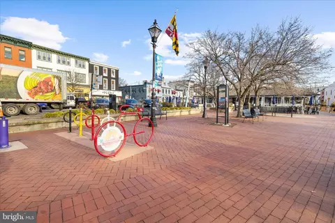 Exterior - 1102 Poplar Ave, Annapolis, MD 21401 photo 13 of 17