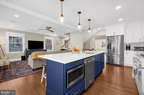 Kitchen - 1102 Poplar Ave, Annapolis, MD 21401 photo 5 of 7