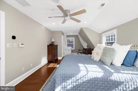 Bedroom - 1102 Poplar Ave, Annapolis, MD 21401 photo 4 of 15