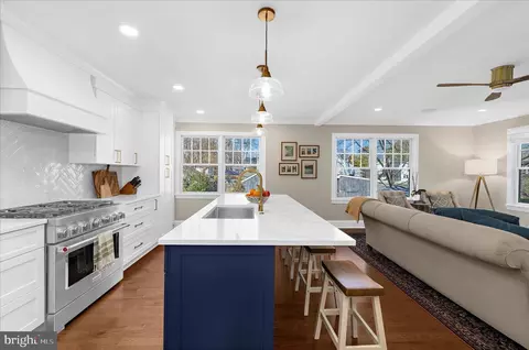 Kitchen - 1102 Poplar Ave, Annapolis, MD 21401 photo 6 of 7