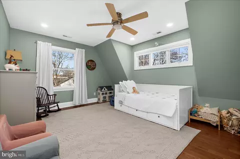 Bedroom - 1102 Poplar Ave, Annapolis, MD 21401 photo 12 of 15