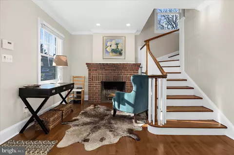 Entry Way - 1102 Poplar Ave, Annapolis, MD 21401 photo 1 of 9