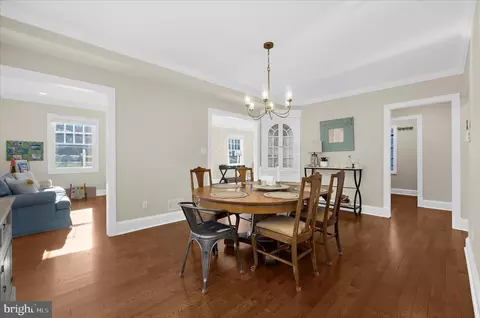 Dining - 1102 Poplar Ave, Annapolis, MD 21401 photo 1 of 4