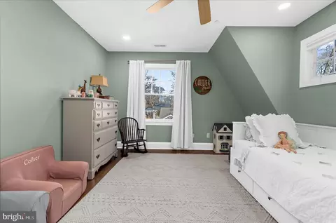 Bedroom - 1102 Poplar Ave, Annapolis, MD 21401 photo 10 of 15