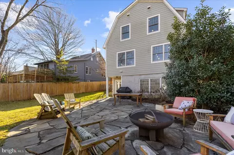 Exterior - 1102 Poplar Ave, Annapolis, MD 21401 photo 9 of 17
