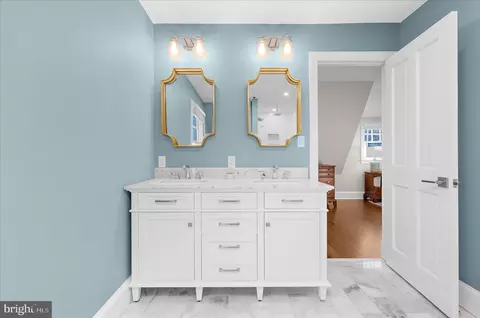 Bath - 1102 Poplar Ave, Annapolis, MD 21401 photo 7 of 7