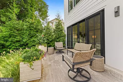 Exterior - 289 State St #4, Annapolis, MD 21403 photo 4 of 7