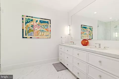 Bath - 289 State St #4, Annapolis, MD 21403 photo 5 of 6