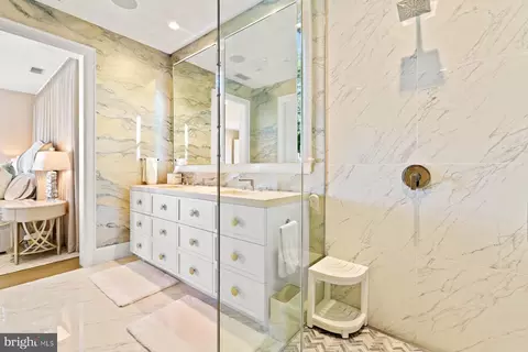 Bath - 289 State St #4, Annapolis, MD 21403 photo 3 of 6