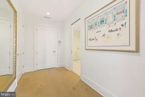 Entry Way - 289 State St #4, Annapolis, MD 21403 photo 4 of 4