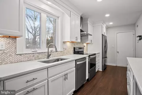 229 Beachwood Rd, Pasadena, MD 21122 photo 10