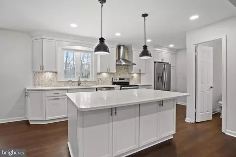 229 Beachwood Rd, Pasadena, MD 21122 photo 7