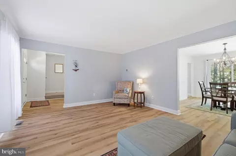 Entry Way - 2568 Glen Cv, Annapolis, MD 21401 photo 3 of 10