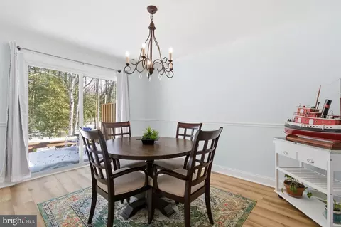 Dining - 2568 Glen Cv, Annapolis, MD 21401 photo 2 of 5