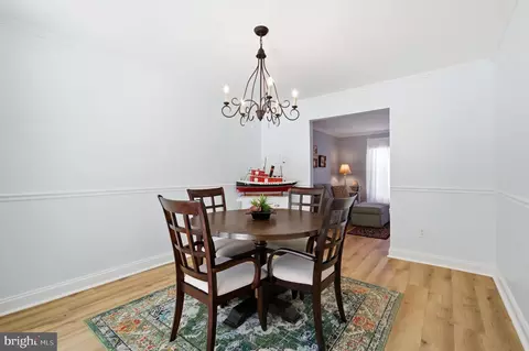 Dining - 2568 Glen Cv, Annapolis, MD 21401 photo 3 of 5