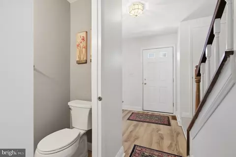 Entry Way - 2568 Glen Cv, Annapolis, MD 21401 photo 8 of 10