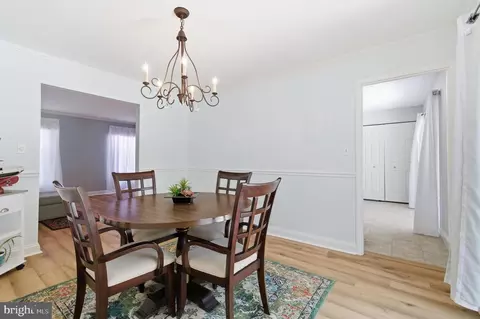 Dining - 2568 Glen Cv, Annapolis, MD 21401 photo 4 of 5