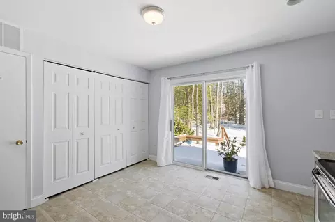 Entry Way - 2568 Glen Cv, Annapolis, MD 21401 photo 5 of 10