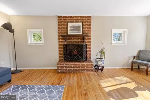 Living - 1294 Circle Dr, Arnold, MD 21012 photo 3 of 3