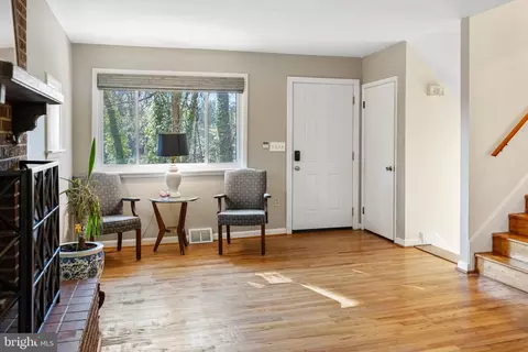 Entry Way - 1294 Circle Dr, Arnold, MD 21012 photo 1 of 2