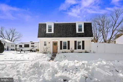 2317 Dartmouth Ln, Crofton, MD 21114