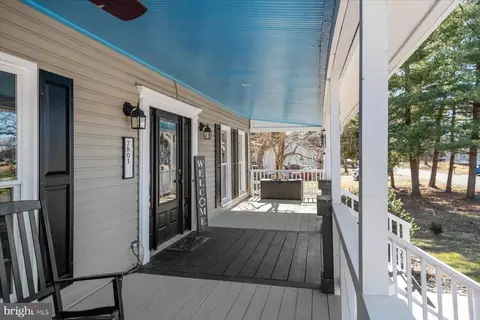Exterior - 7801 Harle Rd, Pasadena, MD 21122 photo 4 of 10