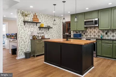Kitchen - 7801 Harle Rd, Pasadena, MD 21122 photo 1 of 4