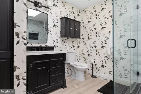 Bath - 7801 Harle Rd, Pasadena, MD 21122 photo 3 of 5