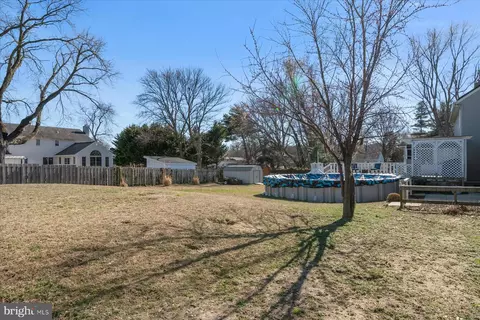 Exterior - 7801 Harle Rd, Pasadena, MD 21122 photo 7 of 10