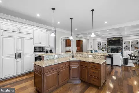 Kitchen - 159 Boone Trl, Severna Park, MD 21146 photo 4 of 7