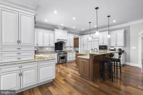 Kitchen - 159 Boone Trl, Severna Park, MD 21146 photo 2 of 7