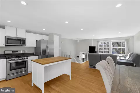 Kitchen - 2942 E Almondbury Dr, Pasadena, MD 21122 photo 3 of 3