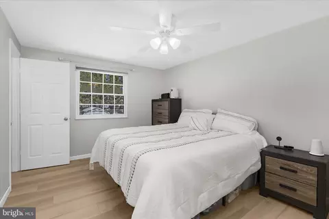 Bedroom - 2942 E Almondbury Dr, Pasadena, MD 21122 photo 4 of 5