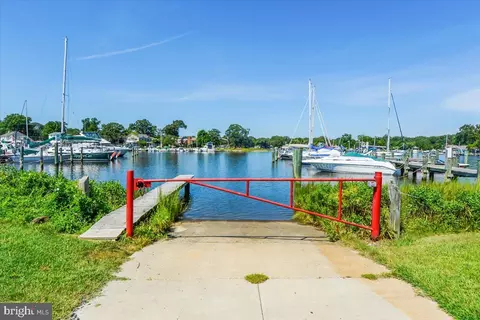 Exterior - 1622 Grange Rd, Edgewater, MD 21037 photo 6 of 10