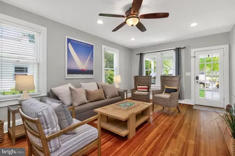 Living - 607 Melvin Ave, Annapolis, MD 21401 photo 3 of 5
