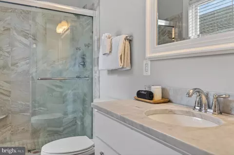 Bath - 607 Melvin Ave, Annapolis, MD 21401 photo 1 of 5
