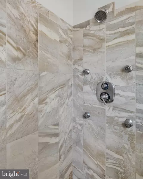 Bath - 607 Melvin Ave, Annapolis, MD 21401 photo 2 of 5