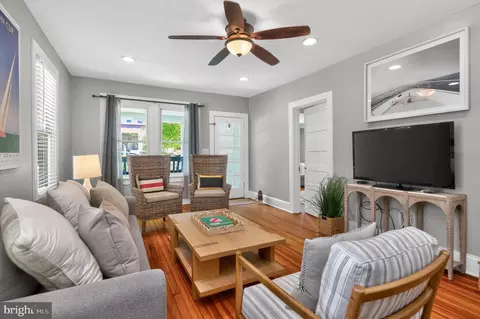 Living - 607 Melvin Ave, Annapolis, MD 21401 photo 4 of 5