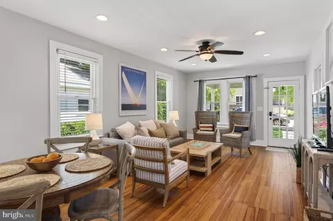 Living - 607 Melvin Ave, Annapolis, MD 21401 photo 5 of 5