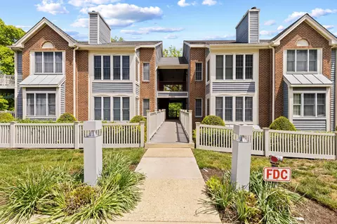 2702 Summerview Way #103, Annapolis, MD 21401