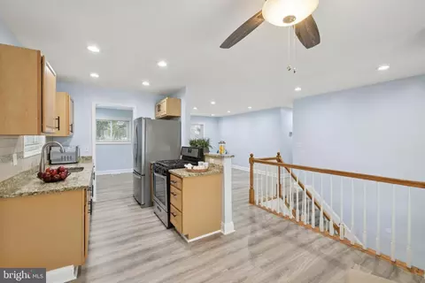 Entry Way - 3028 Marlin Dr, Riva, MD 21140 photo 2 of 9